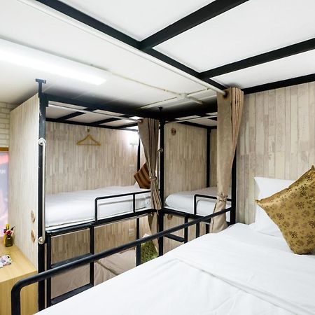 Hostel At Thonglor Bangkok Extérieur photo
