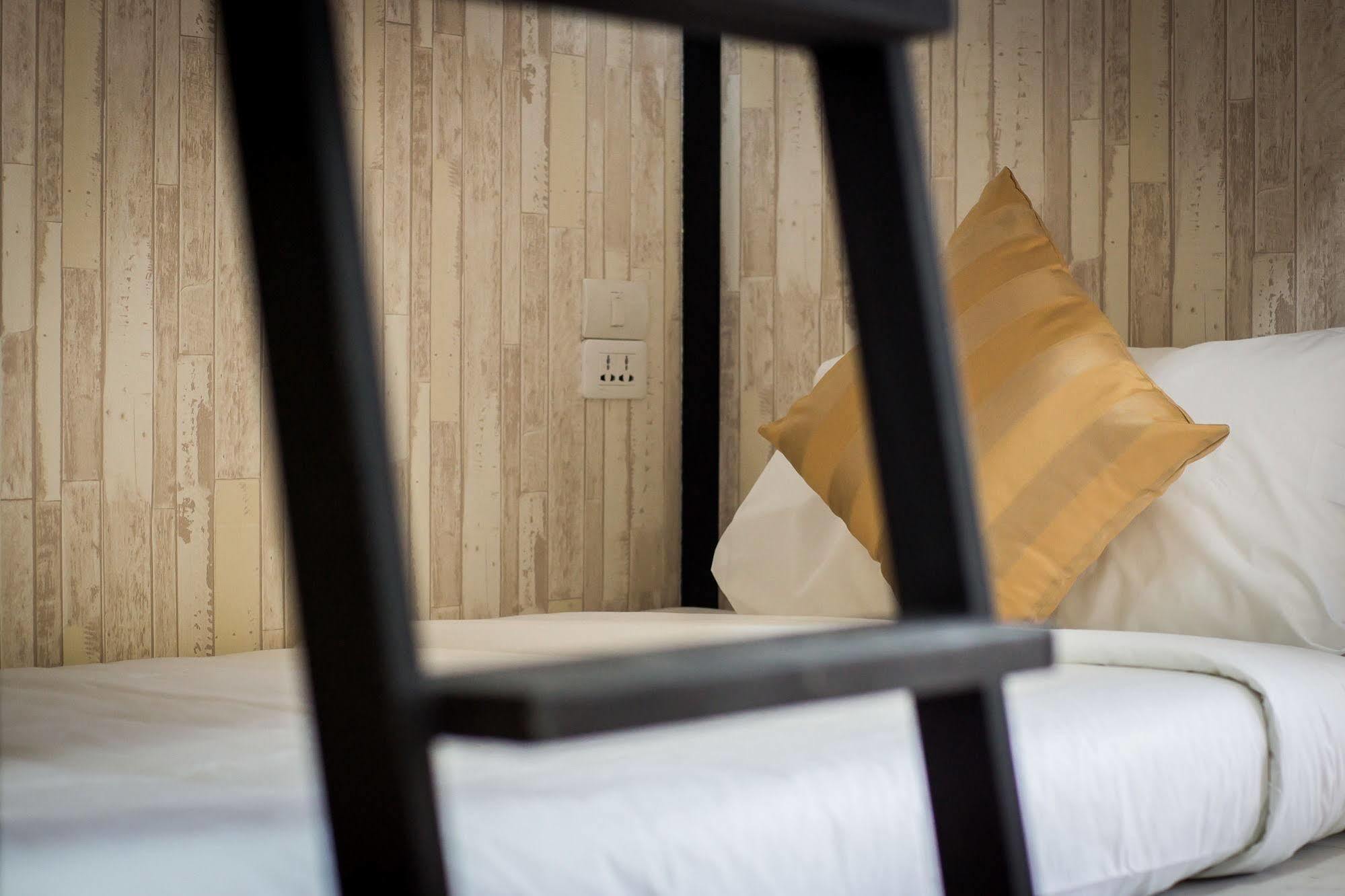 Hostel At Thonglor Bangkok Extérieur photo